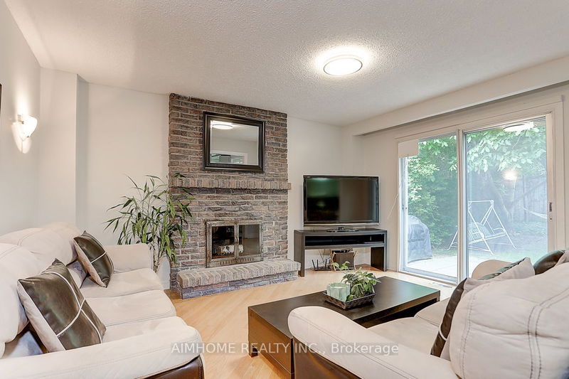 40 Willowbrook Rd  Markham, L3T 4W9 | Image 11