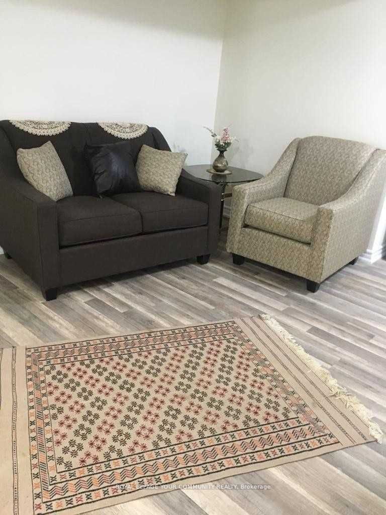 home for lease on Lower-10626 Bathurst Street