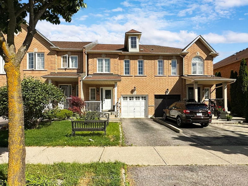 home for lease on 135 Foxchase Avenue