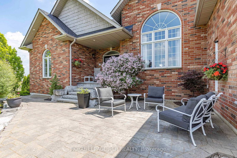 9 Apple Valley Lane, Adjala-Tosorontio, L0M 1J0 | Image 2