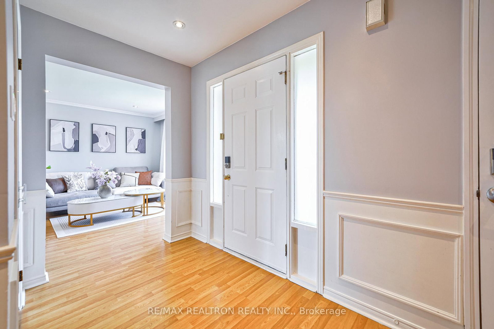 Listing Image 3