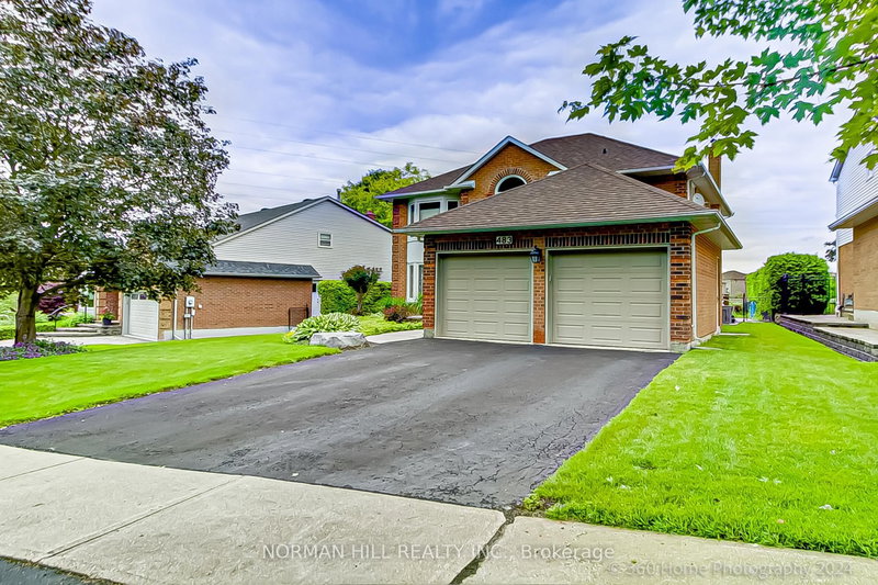 483 Alex Doner Dr, Newmarket, L3X 1C3 | Image 3