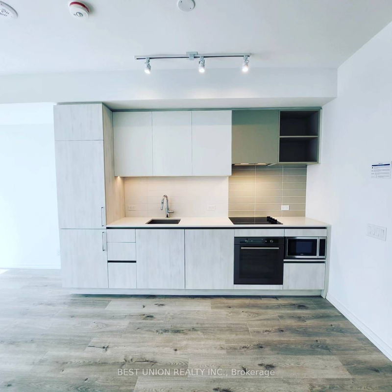 home for lease on 2603-7890 Jane Street