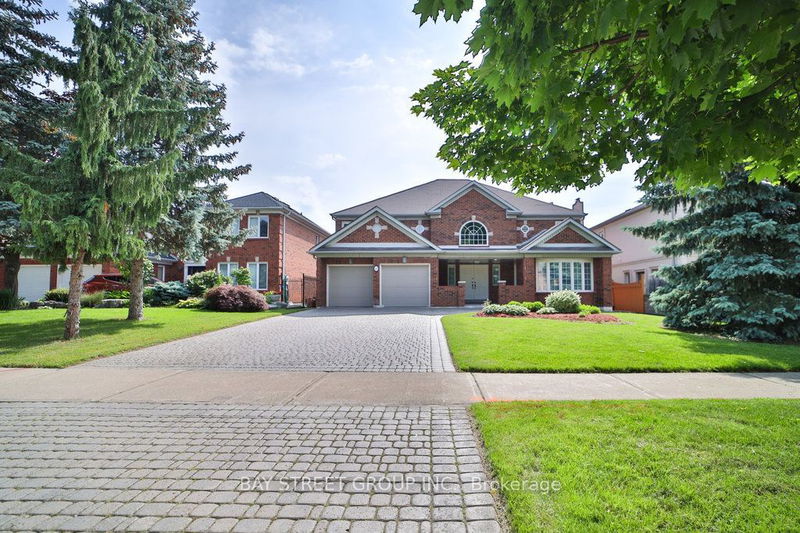 home for sale on 85 Spadina Road