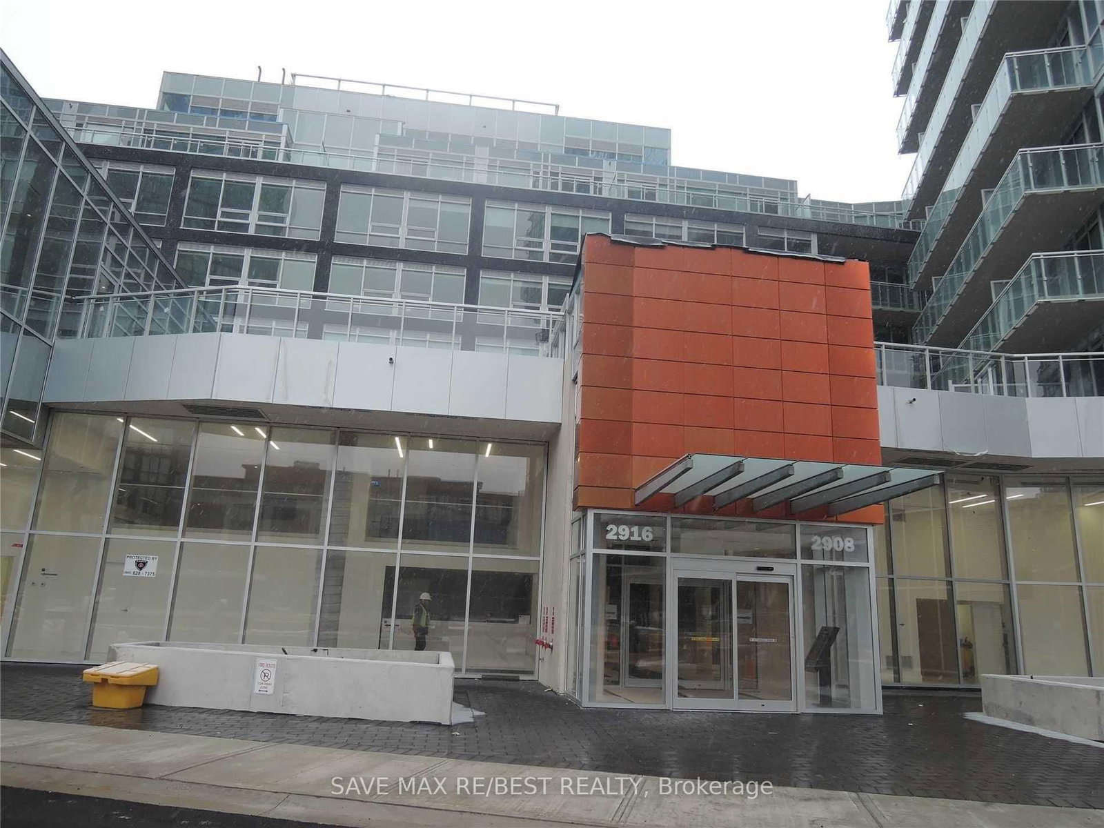 Listing Image 4
