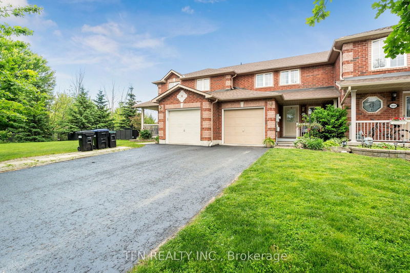 home for sale on 1993 Swan Street