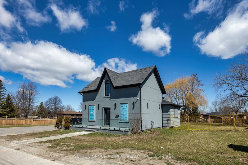 17867 Yonge St, Newmarket, L3Y 8Z3 | Image 3