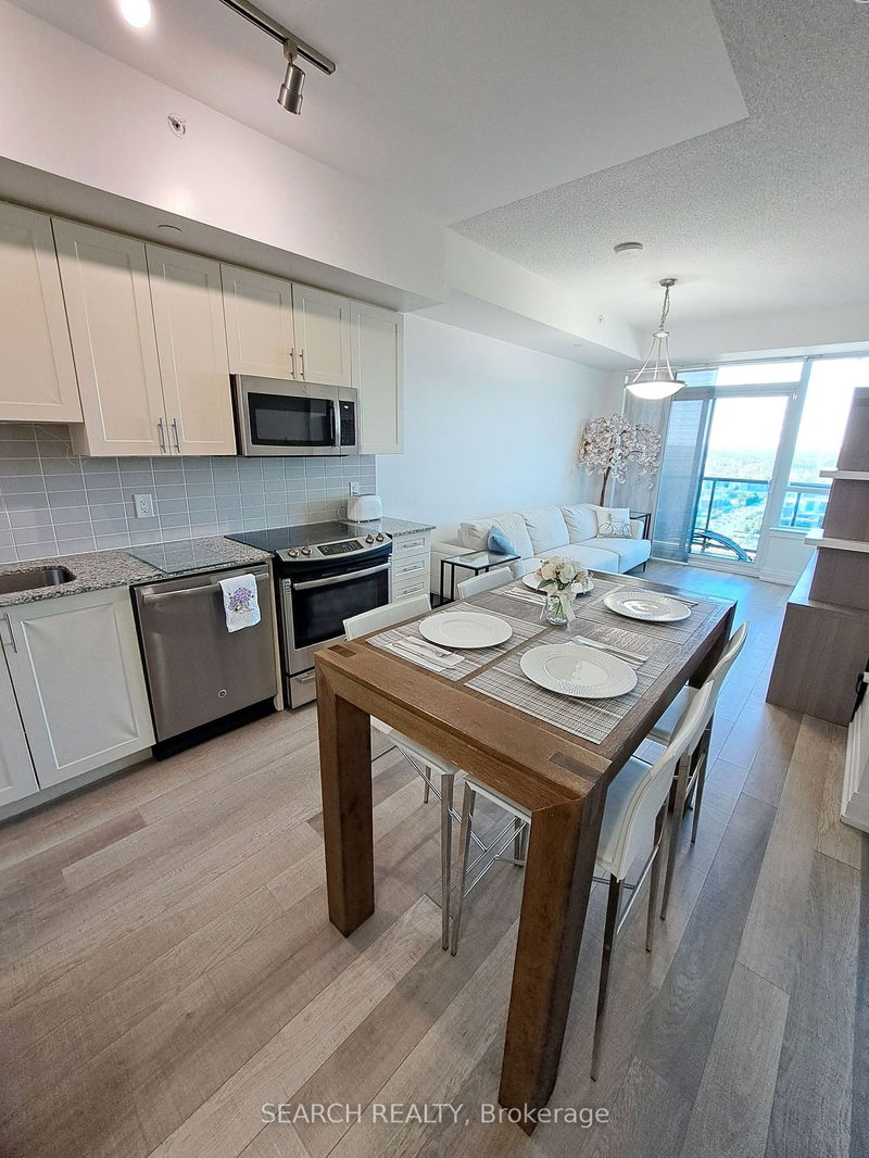 home for lease on 2301-7165 Yonge Street