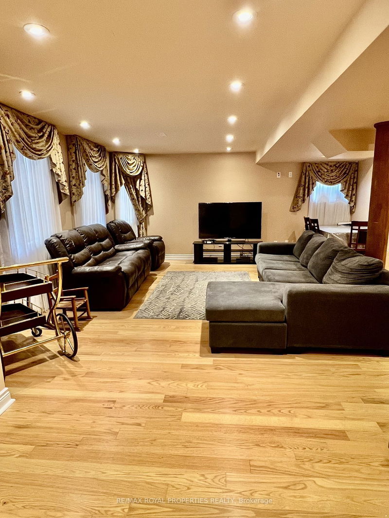 home for lease on Bsmt-44 Ann Louise Crescent