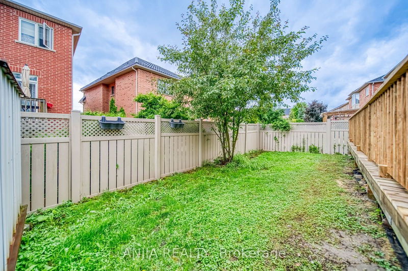 309 Tower Hill Rd  Richmond Hill, L4E 0A6 | Image 39