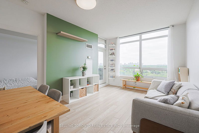 home for sale on 1206-520 Steeles Avenue W