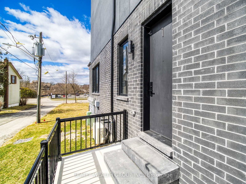 1 - 59 Charles St, Newmarket, L3Y 3V7 | Image 3