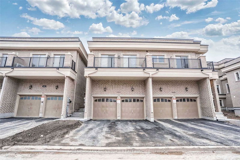 home for lease on 9432 Bayview Avenue
