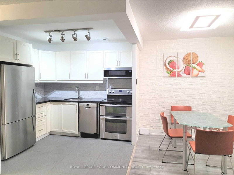 227 - 16A Elgin St, Markham, L3T 4T4 | Image 2