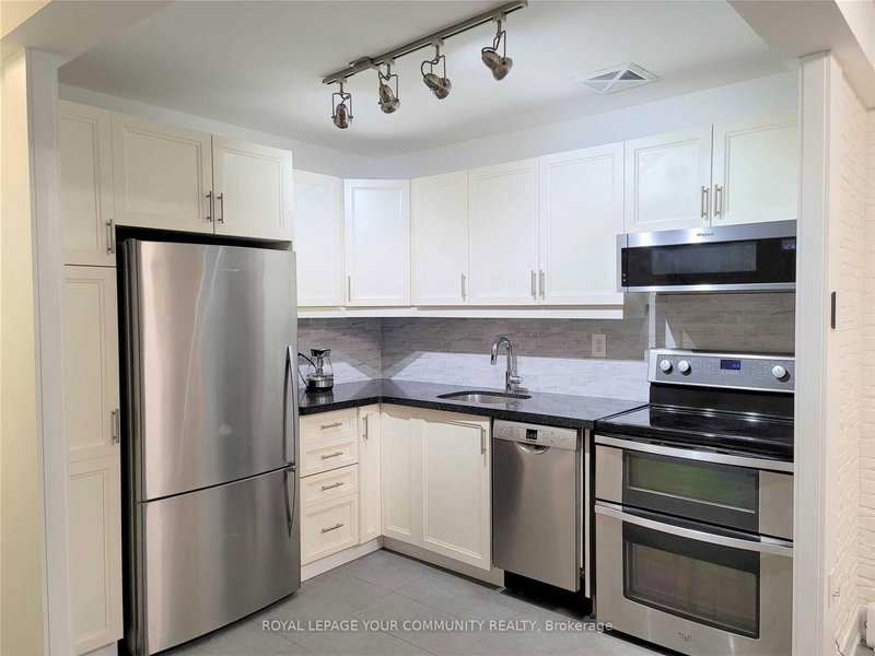 227 - 16A Elgin St, Markham, L3T 4T4 | Image 3