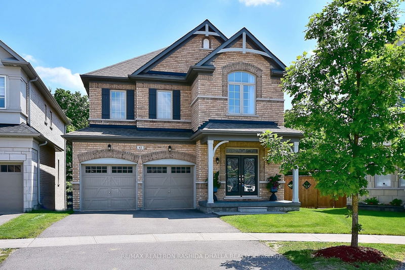 home for sale on 42 Homer Crescent