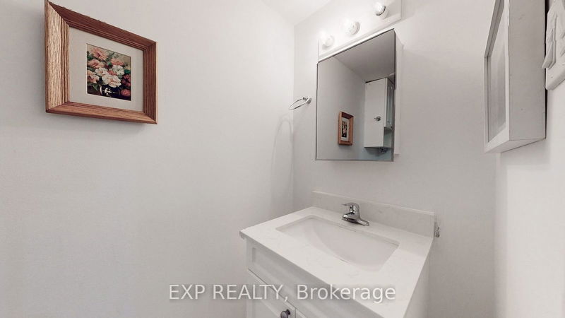 329 Milestone Cres  Aurora, L4G 3M2 | Image 18