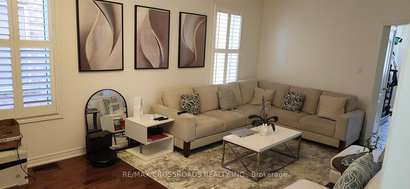 73 Eakin Mill Rd, Markham, L6E 1N9 | Image 2