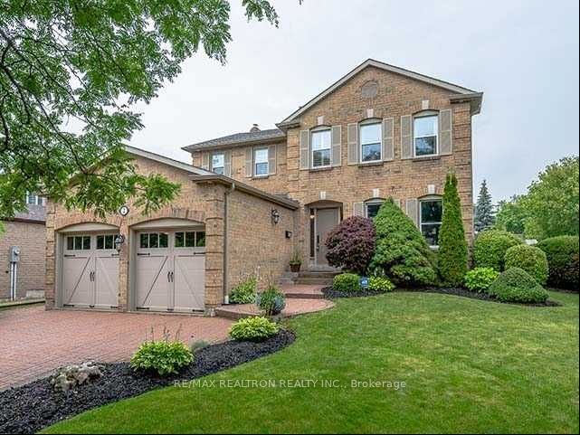 home for lease on 2 Roverdale Court N