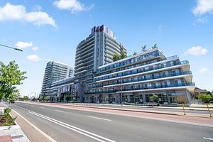 home for sale on 1521-9471 Yonge Street