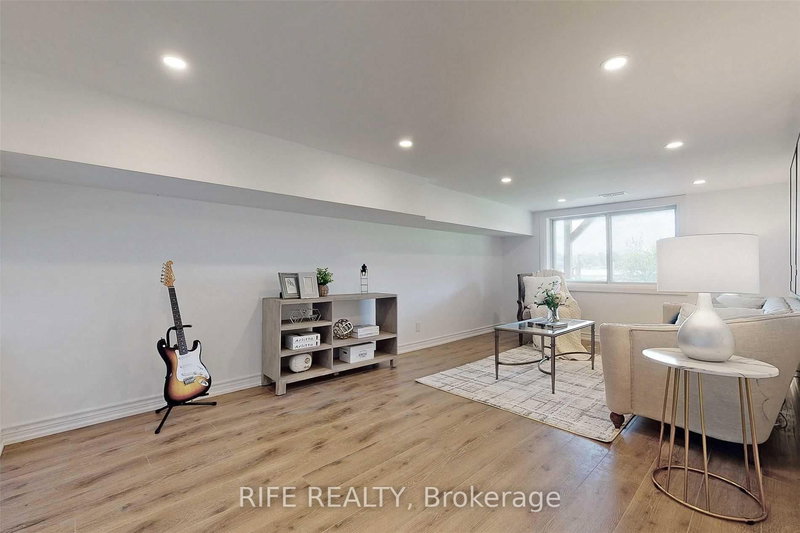 41 Connor Dr, Whitchurch-Stouffville, L4A 7X3 | Image 3