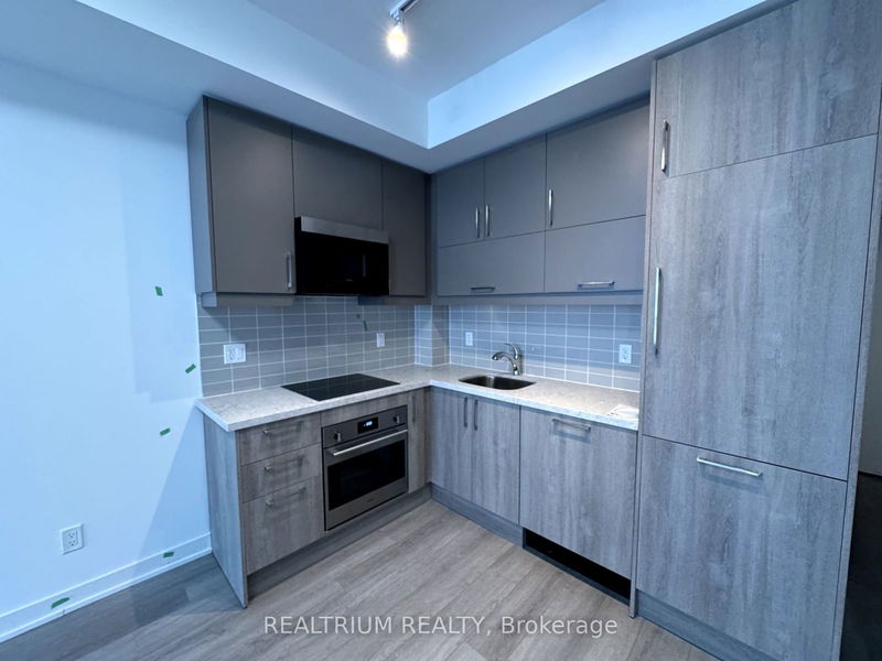home for lease on 804-38 Simcoe Prom