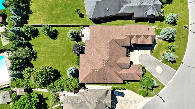 11 Macleod Estate Crt  Richmond Hill, L4E 0B1 | Image 35