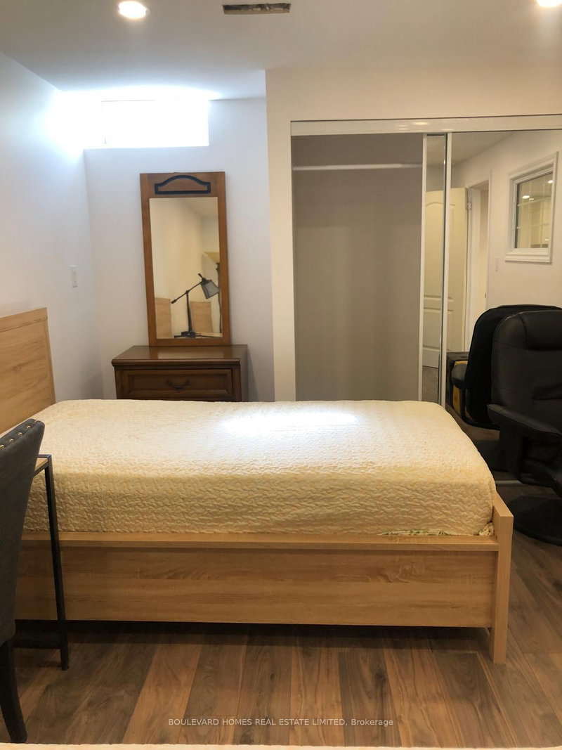 14 Goldenwood Cres, Markham, L6E 1M3 | Image 3