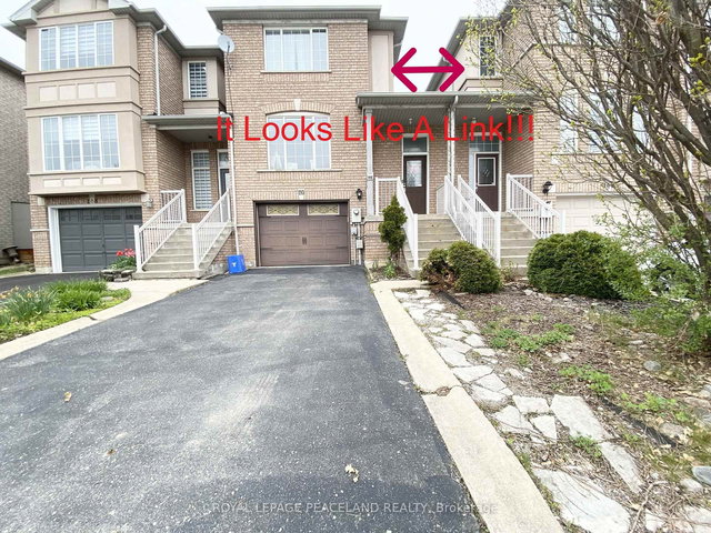 110 Foxfield Crescent