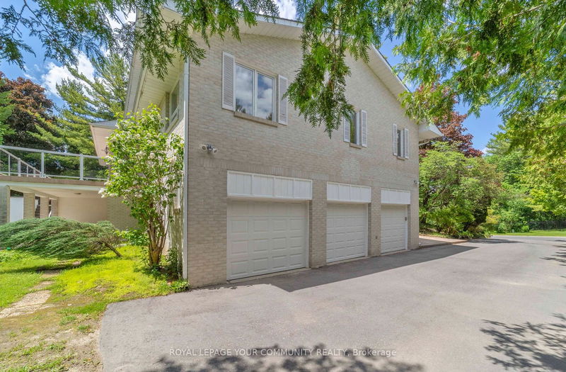 55 Rebecca Crt  Vaughan, L6A 1G2 | Image 2