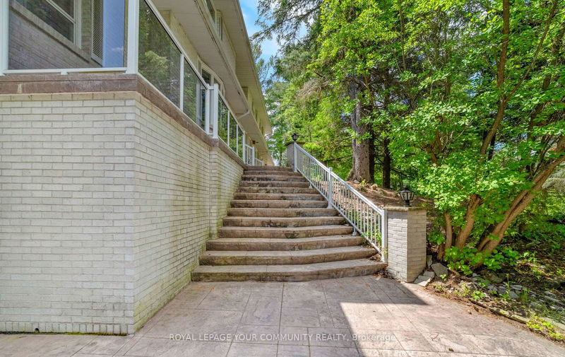 55 Rebecca Crt  Vaughan, L6A 1G2 | Image 8