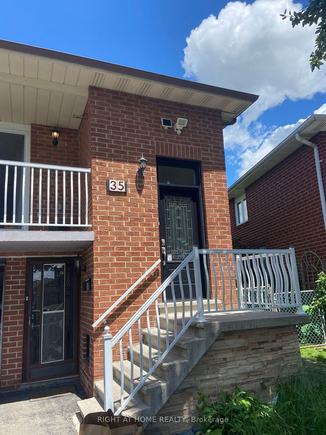 35 Prairie Dunes Place