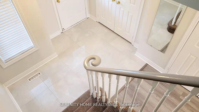 70 Reddenhurst Cres, Georgina, L4P 4G3 | Image 2