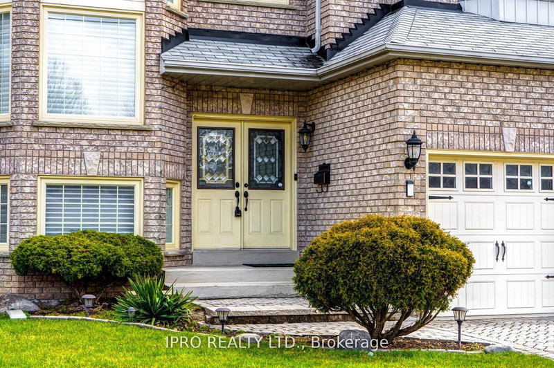 229 Baker Ave, Richmond Hill, L4C 1X8 | Image 3
