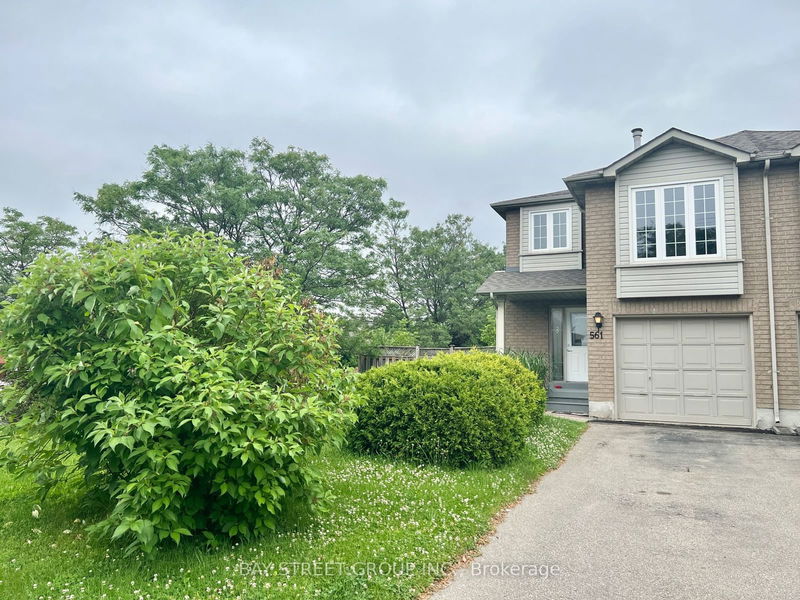 home for lease on 561 Pinder Avenue E