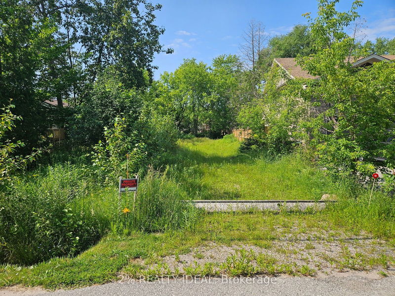 732 Chestnut St  Innisfil, L9S 2H8 | Image 2