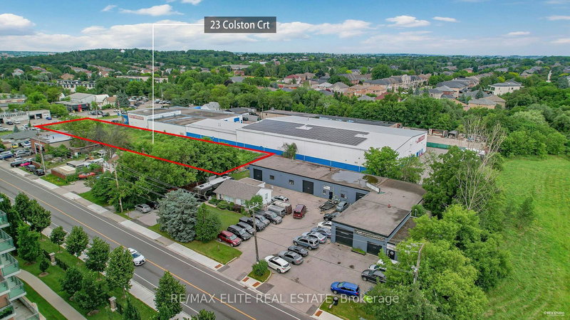 23 Colston Crt, Richmond Hill, L4C 9Z3 | Image 3