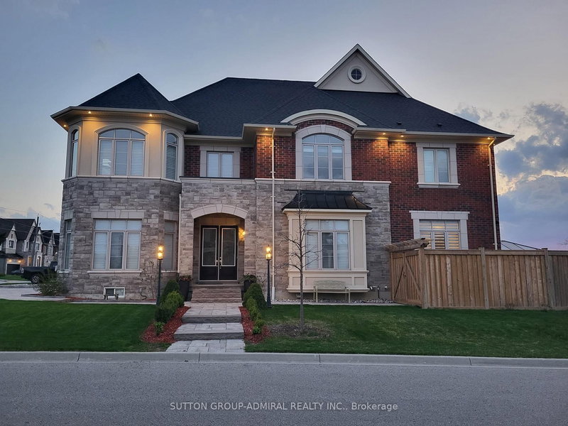 70 Bond Cres, Richmond Hill, L4E 3K4 | Image 3