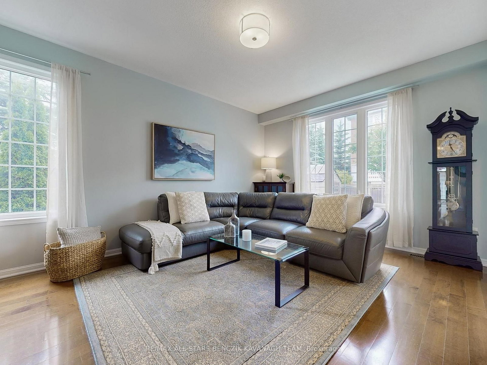 Listing Image 7
