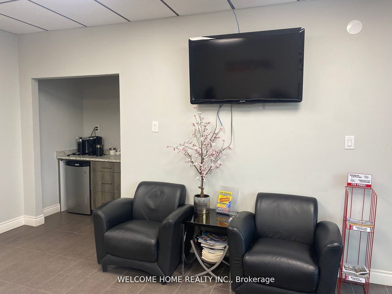 17 - 201 Millway Ave, Vaughan, L4K 5K8 | Image 2