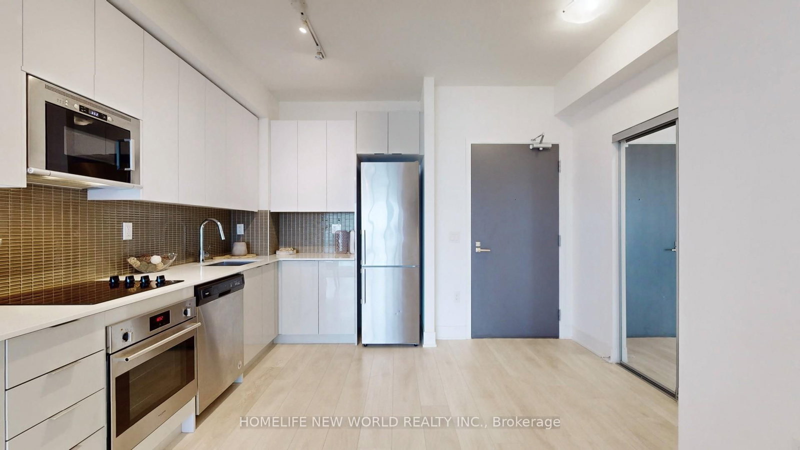 Listing Image 15