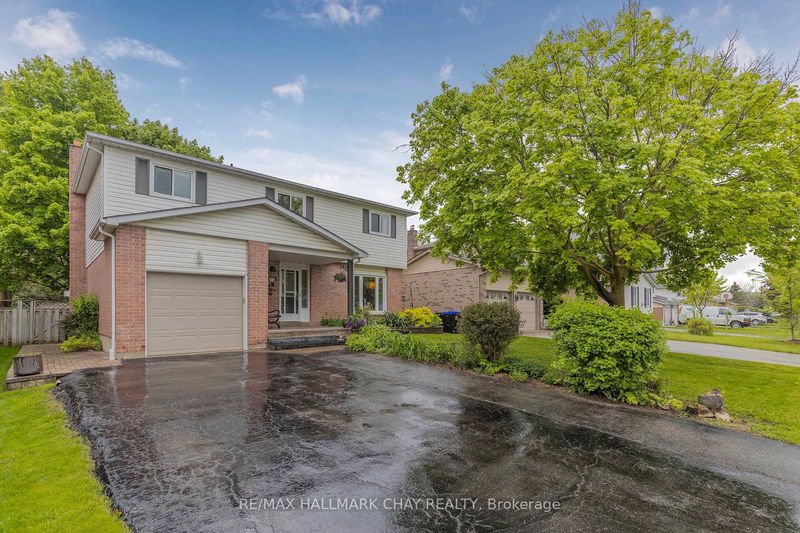 home for sale on 13 Fraser Avenue