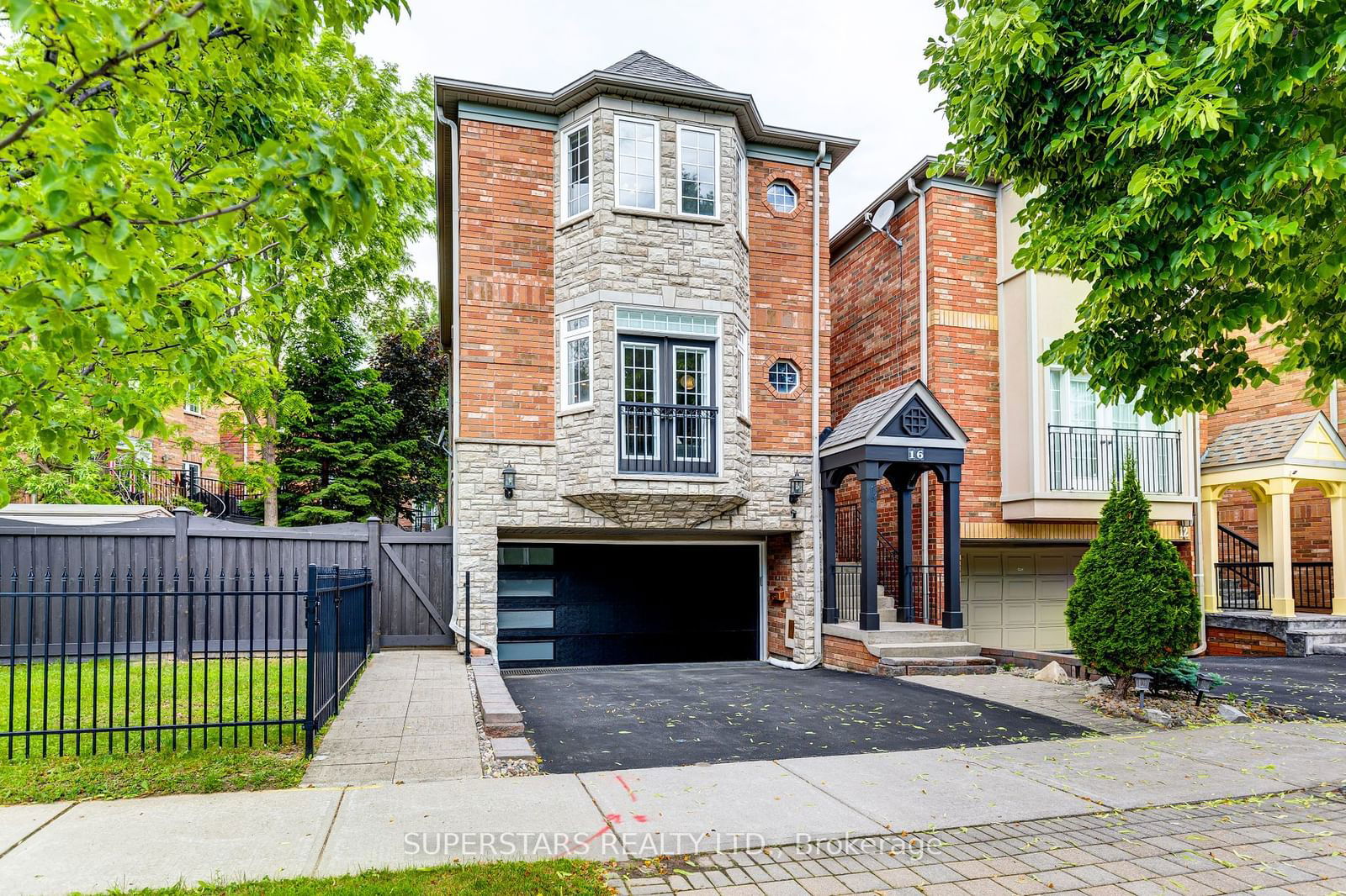 Detached House sold at 16 Granville Gate, Markham, Buttonville, L3R 4J2 - MLS: N8488226