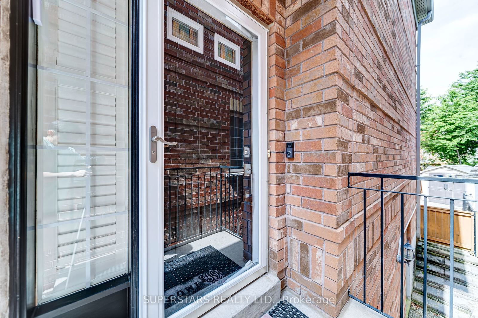 Detached House sold at 16 Granville Gate, Markham, Buttonville, L3R 4J2 - MLS: N8488226