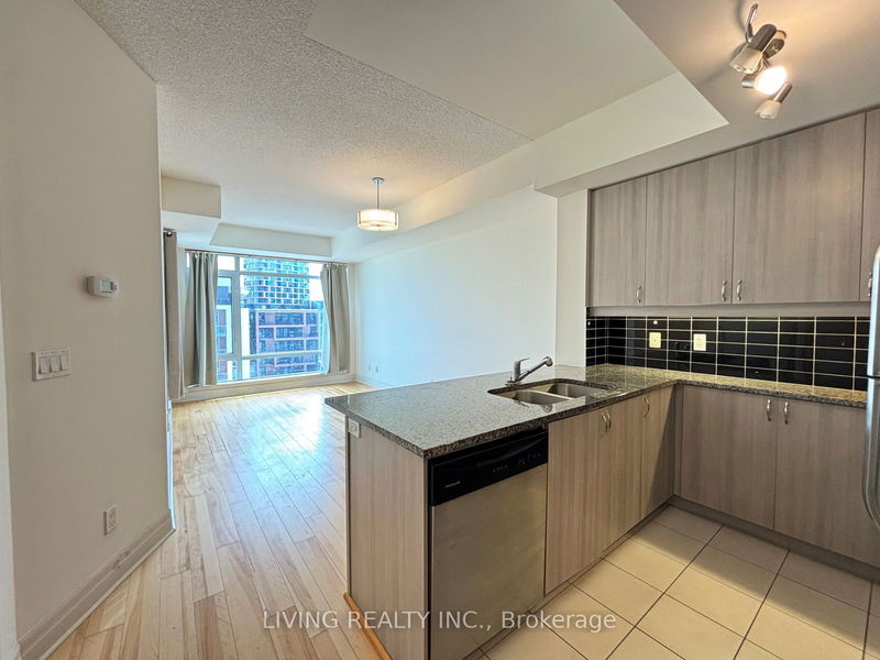 home for lease on 904-8130 Birchmount Road