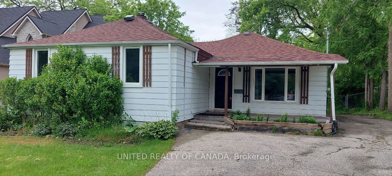 home for lease on 126 Weldrick Road W