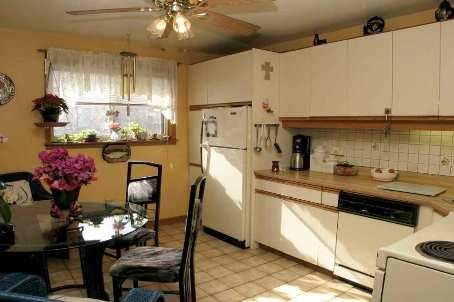 11 - 100 Henderson Ave, Markham, L3T2K8 | Image 3