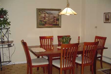 706 - 67 Richmond St, Richmond Hill, L4C3Y3 | Image 2