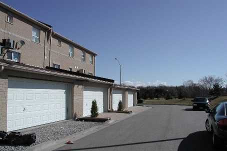 74 Sunway Sq, Markham, L3P 7X | Image 2