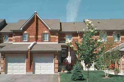 Townhouse sold at 138 Primeau Drive, Aurora, Ontario, L4G6Z4 - Aurora Grove - MLS: N875594